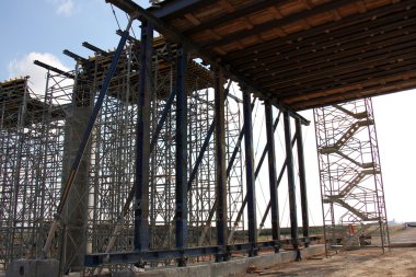 yeni bir köprü inşa         