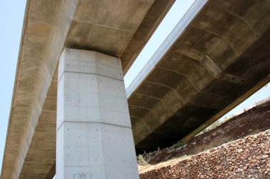 yeni bir köprü inşa         