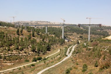 yeni bir köprü inşa         