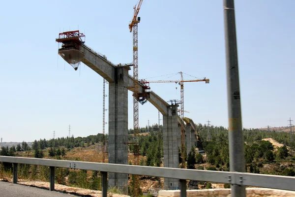 yeni bir köprü inşa         