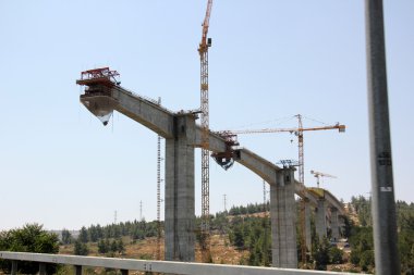 yeni bir köprü inşa         