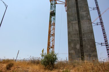 yeni bir köprü inşa         