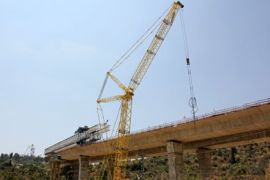 yeni bir köprü inşa         