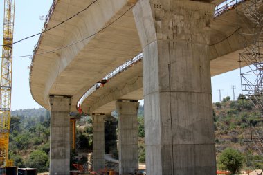 yeni bir köprü inşa         