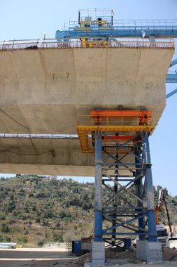 yeni bir köprü inşa         