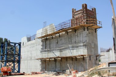 yeni bir köprü inşa         