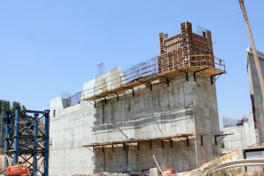 yeni bir köprü inşa         