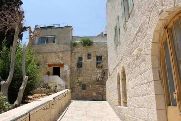 Caminar por la antigua Jerusalén — Foto de Stock