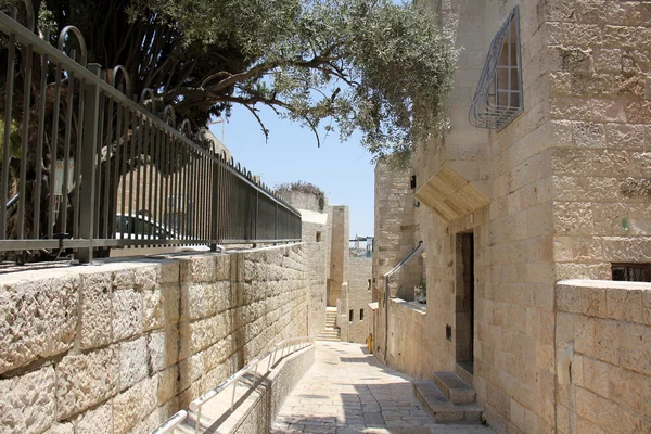 Caminar por la antigua Jerusalén — Foto de Stock