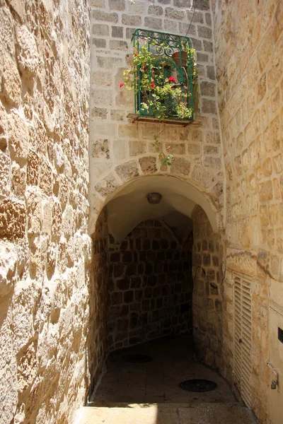 Caminhar através de Jerusalém antiga — Fotografia de Stock