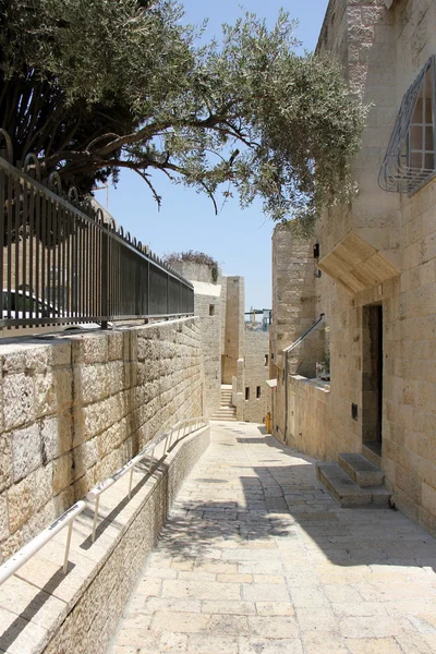 Caminar por la antigua Jerusalén — Foto de Stock