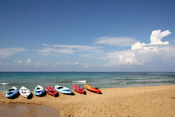 Kayak en la playa — Foto de Stock