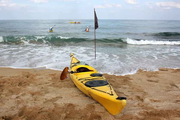 Kayak on the beach — Stock Photo, Image