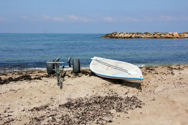 Kayak on the beach — Stock Photo, Image