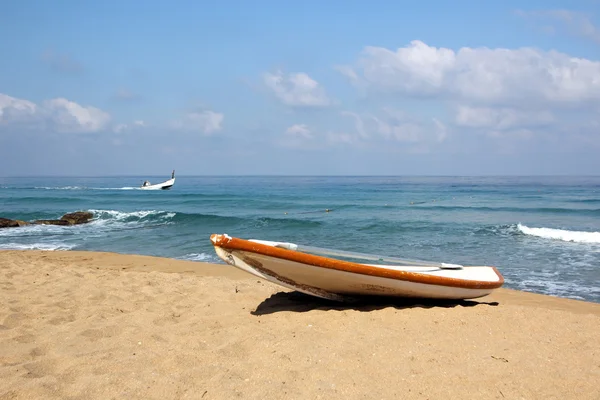 Kayak on the beach — Stock Photo, Image