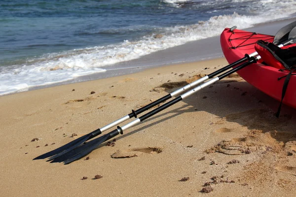 Kayak en la playa —  Fotos de Stock