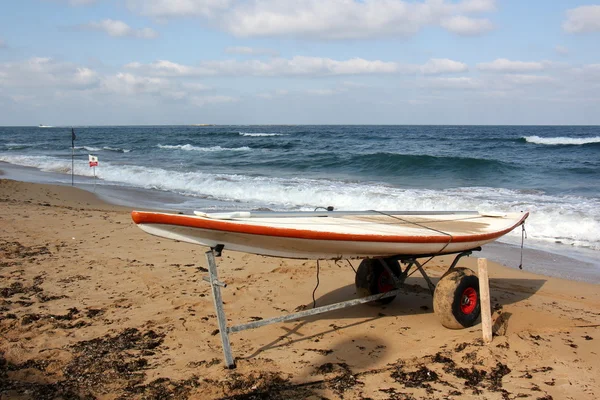 Kayak on the beach — Stock Photo, Image