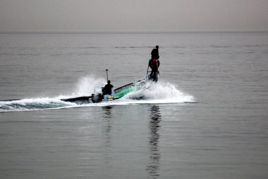 Akdeniz kıyısında            