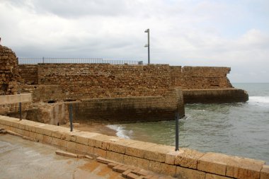 Denizin kenarında dönümlük şehir            