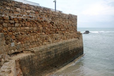 Denizin kenarında dönümlük şehir            