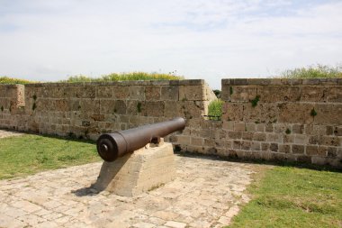 Denizin kenarında dönümlük şehir            