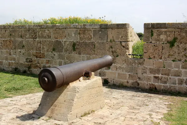 Denizin kenarında dönümlük şehir — Stok fotoğraf