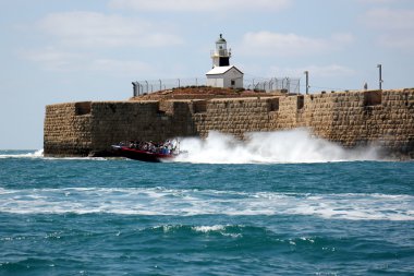 Denizin kenarında dönümlük şehir            
