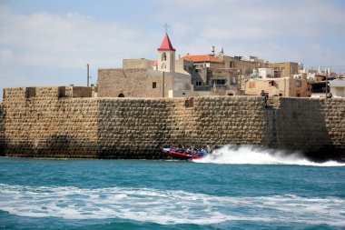 Denizin kenarında dönümlük şehir            