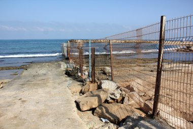 her zaman Sınırdaki telleri     