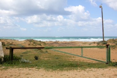 her zaman Sınırdaki telleri     