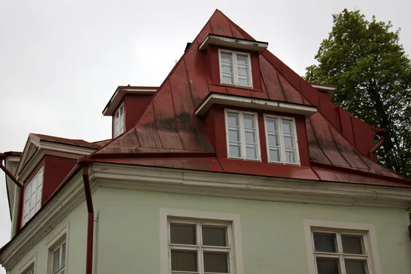 Stadtfenster beobachtet uns — Stockfoto