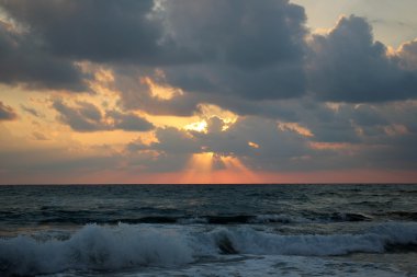 Akdeniz 'de gün batımı     