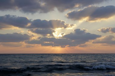 Akdeniz 'de gün batımı     