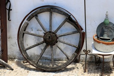 eski ve paslı malzeme    