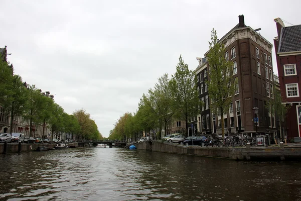 Прогулка по Амстердаму — стоковое фото
