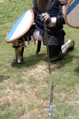 Spor ve savaş zırh      