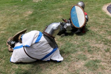 Spor ve savaş zırh      