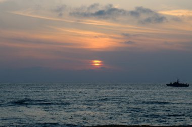 Akdeniz 'de gün batımı     
