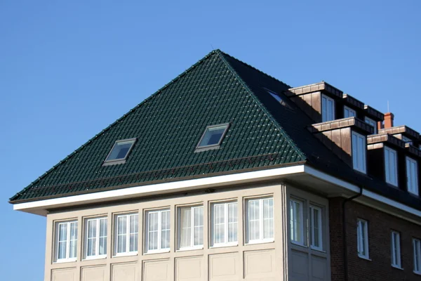 Roof - top construction of the building — Stock Photo, Image