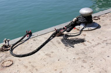 İskele - demirlemek için bir yer      