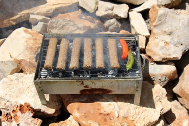 ızgarada pişmiş gıda       