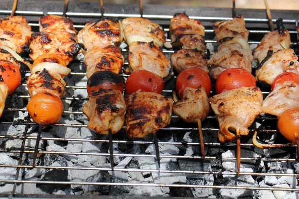 Cibo cucinato alla griglia — Foto Stock