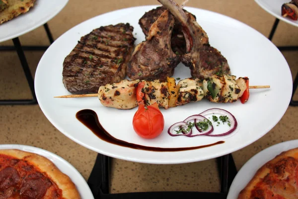 Food cooked on the grill — Stock Image Food cooked on the grill Stock Photo