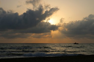 Akdeniz 'de gün batımı    