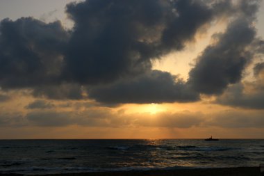 Akdeniz 'de gün batımı    