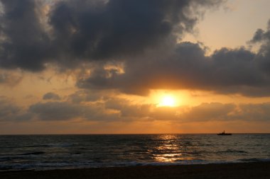 Akdeniz 'de gün batımı    