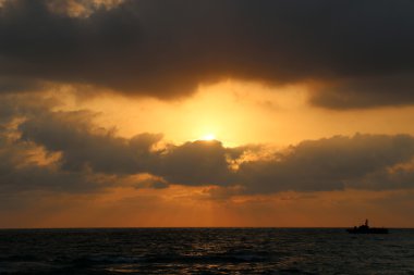 Akdeniz 'de gün batımı    