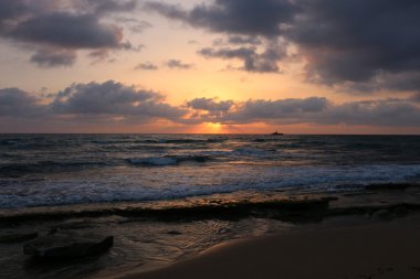 Akdeniz 'de gün batımı    
