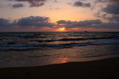 Akdeniz 'de gün batımı    