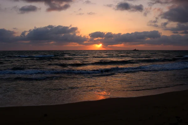 Akdeniz 'de gün batımı    